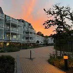 Seaside - Zentrales Design-apartment Mit Balkon & Parkplatz - 2 Minuten Zum شقة *