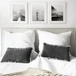 شقة Seaside - Zentrales Design-apartment Mit Balkon & Parkplatz - 2 Minuten Zum
