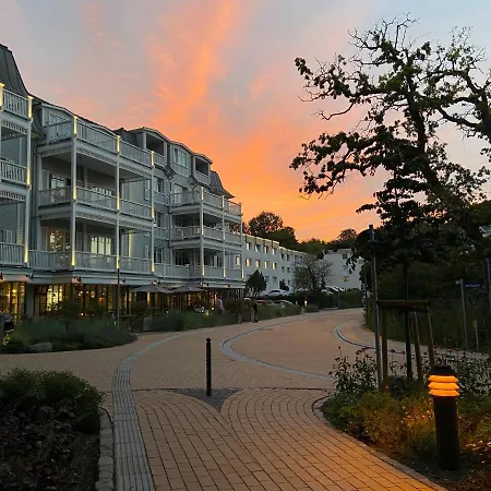 Seaside - Zentrales Design-apartment Mit Balkon & Parkplatz - 2 Minuten Zum Appartement *