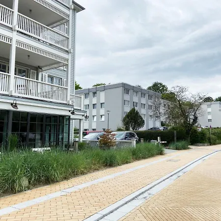 Apartment Seaside - Zentrales Design-apartment Mit Balkon & Parkplatz - 2 Minuten Zum *