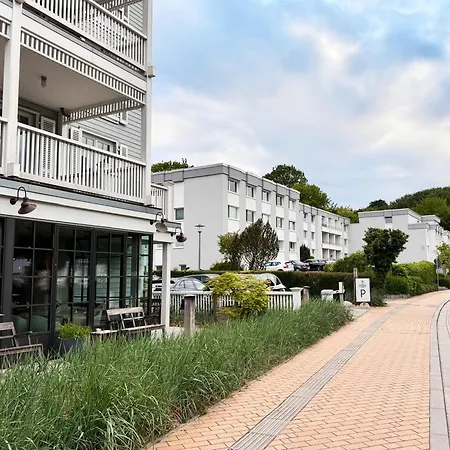 Seaside - Zentrales Design-apartment Mit Balkon & Parkplatz - 2 Minuten Zum Appartement *